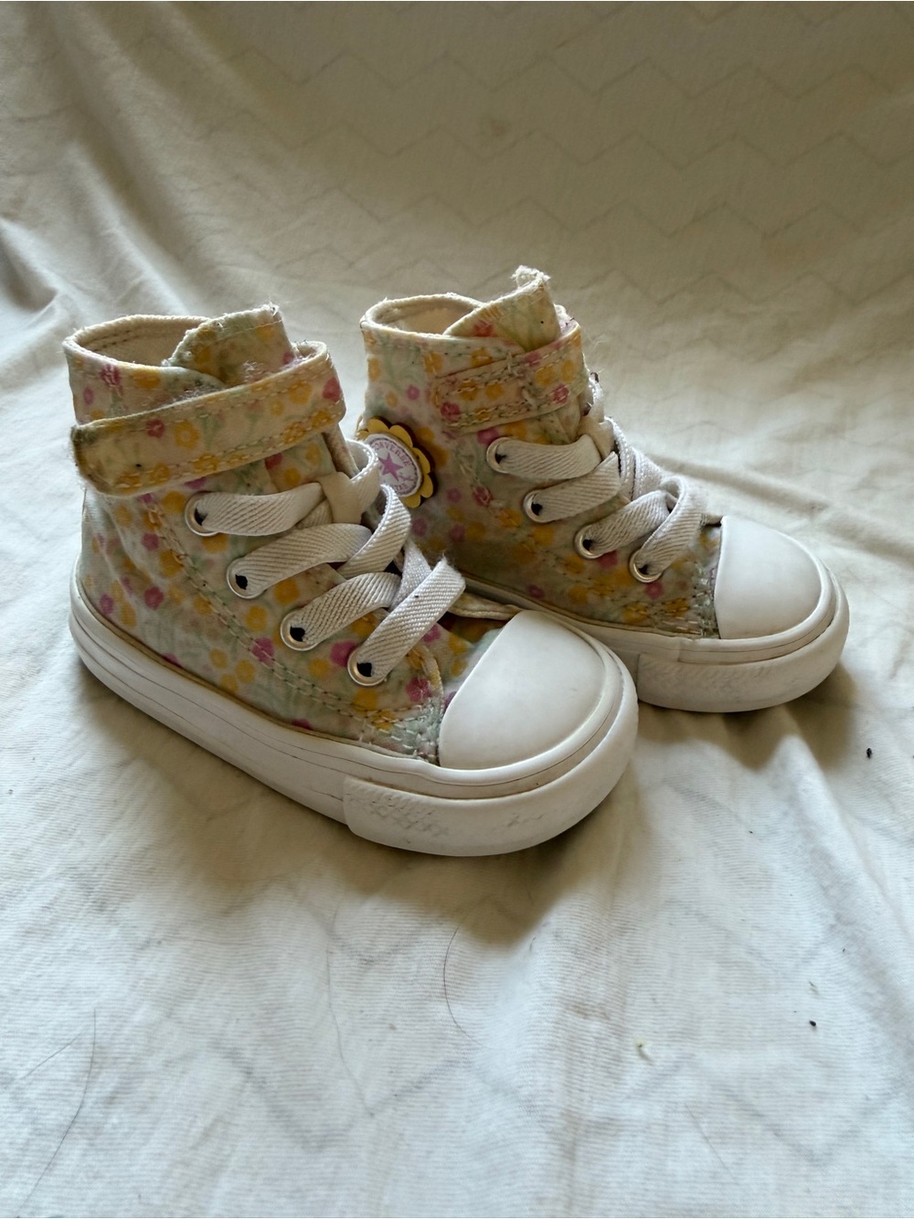 Converse Kids Floral High-Top Sneakers in Pastel Yellow and Pink